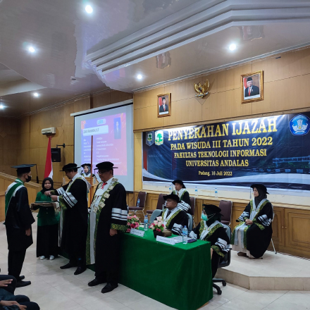 Wisuda III FTI digelar secara Tatap Muka